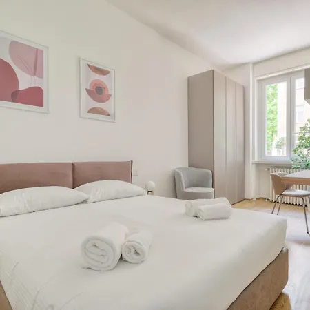 Daire Joivy Delightful 1-bed Flat Near Navigli Canals Milano